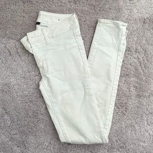 WHITE AMERICAN EAGKE SKINNY JEANS